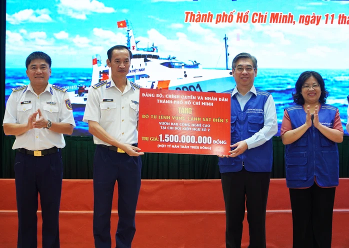 Ủy ban MTTQ Việt Nam TPHCM ký kết chương trình phối hợp với Bộ Tư lệnh Vùng Cảnh sát biển 3 Ủy ban MTTQ Việt Nam TPHCM ký kết chương trình phối hợp với Bộ Tư lệnh Vùng Cảnh sát biển 3