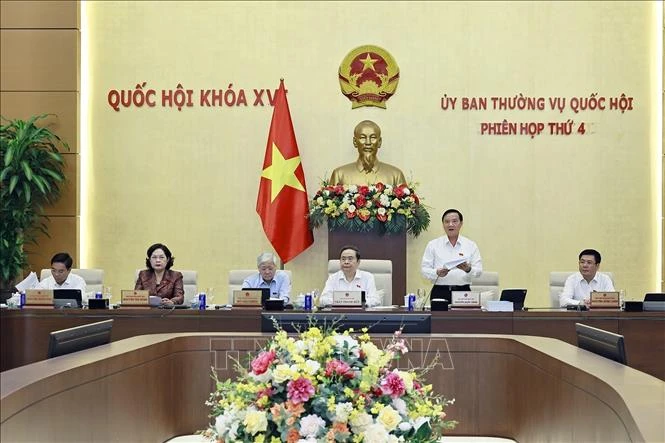 Ủy ban Thường vụ Quốc hội cho ý kiến về dự án Luật Phát triển đô thị Ủy ban Thường vụ Quốc hội cho ý kiến về dự án Luật Phát triển đô thị