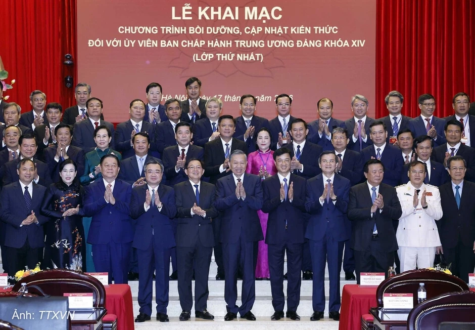 'Ủy viên Trung ương phải suy nghĩ ở tầm toàn quốc' 'Ủy viên Trung ương phải suy nghĩ ở tầm toàn quốc'