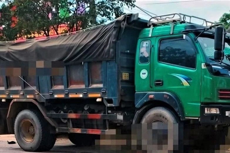 Va chạm xe tải trên đoạn đường phơi lúa, 2 mẹ con tử vong