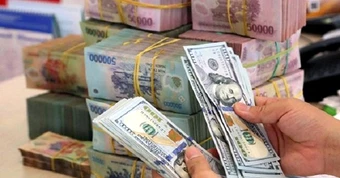Vạch trần thủ đoạn của hai đối tượng thuê người gom ngoại tệ bán 'chợ đen'