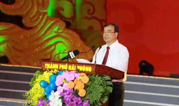 Vạn người xếp hàng nhận ấn thiêng Đền Kiếp Bạc tại lễ hội mùa Thu 2026 Vạn người xếp hàng nhận ấn thiêng Đền Kiếp Bạc tại lễ hội mùa Thu 2026