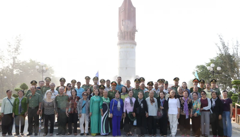 Văn phòng Bộ Công an về nguồn, tri ân các Anh hùng - Liệt sĩ tại Tây Ninh Văn phòng Bộ Công an về nguồn, tri ân các Anh hùng - Liệt sĩ tại Tây Ninh