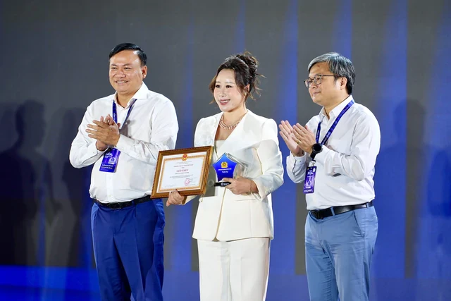 VCCorp được ghi nhận vì sự đồng hành xuất sắc cùng chính quyền và Thủ đô VCCorp được ghi nhận vì sự đồng hành xuất sắc cùng chính quyền và Thủ đô