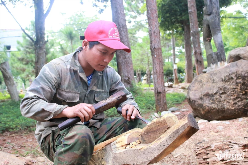 Về Măng Đen nghe tượng gỗ Mơ Nâm kể chuyện bản làng Về Măng Đen nghe tượng gỗ Mơ Nâm kể chuyện bản làng