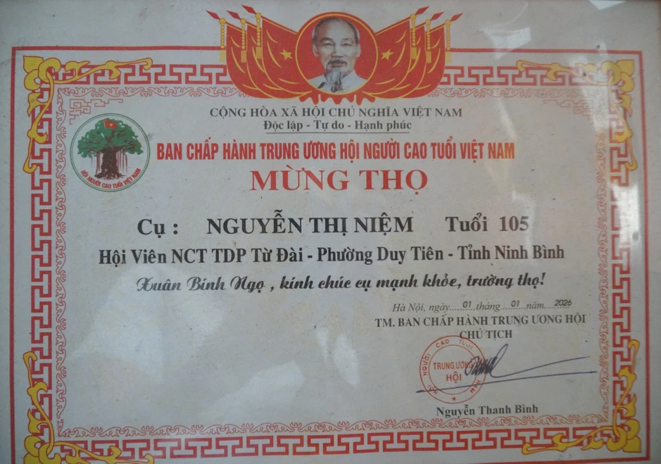 Về "làng trường thọ” gặp cụ bà 105 tuổi quét nhà, nấu bếp Về "làng trường thọ” gặp cụ bà 105 tuổi quét nhà, nấu bếp