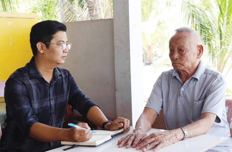 Về vùng cách mạng nghe cựu cán bộ Công an kể chuyện đánh địch, bảo vệ căn cứ Tỉnh ủy Về vùng cách mạng nghe cựu cán bộ Công an kể chuyện đánh địch, bảo vệ căn cứ Tỉnh ủy