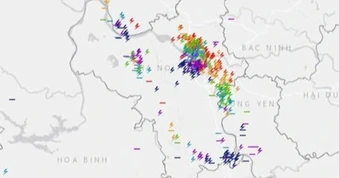 Vì sao Hà Nội và tỉnh thành lân cận hứng hàng trăm cú sét liên hồi?