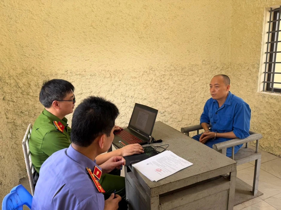 Vì sao Khánh Sky và Hồ Văn Khoa đến gây rối, nhưng Vua Quạt cũng bị khởi tố? Vì sao Khánh Sky và Hồ Văn Khoa đến gây rối, nhưng Vua Quạt cũng bị khởi tố?