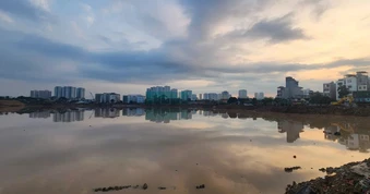 Vì sao nước ngập trên đường phố Hà Nội rút nhanh trong trận mưa tối 28/5?