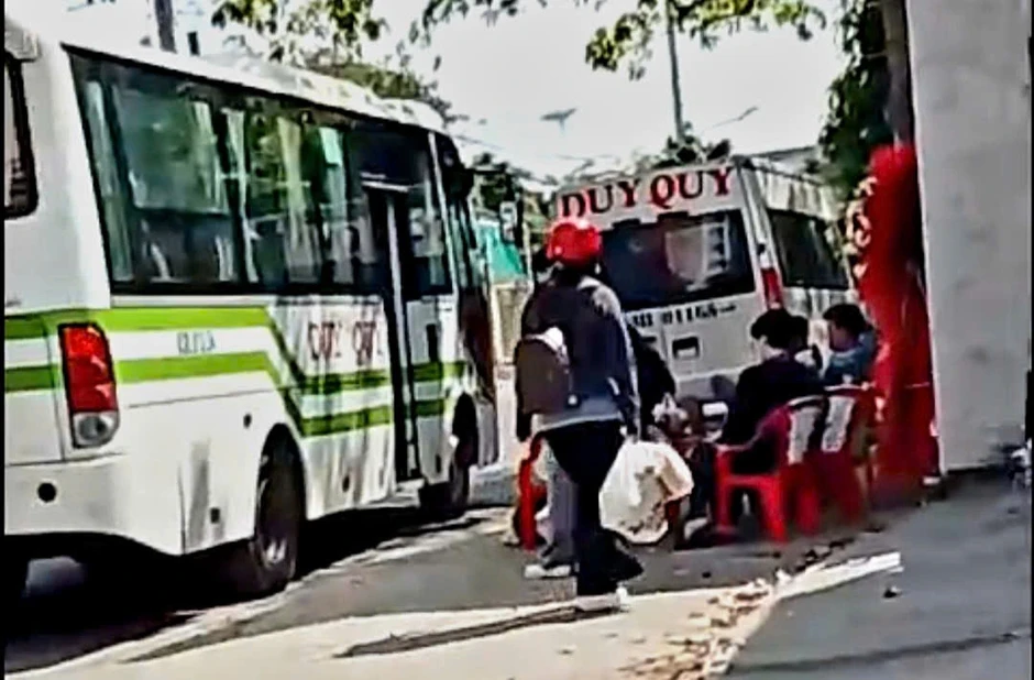 Vì sao xe hợp đồng 'trá hình' tồn tại dai dẳng tại Vĩnh Long? Vì sao xe hợp đồng 'trá hình' tồn tại dai dẳng tại Vĩnh Long?