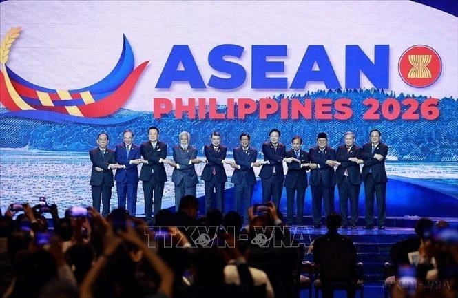 Việt Nam - ASEAN: 31 năm đồng hành cùng phát triển tự cường và gắn kết Việt Nam - ASEAN: 31 năm đồng hành cùng phát triển tự cường và gắn kết