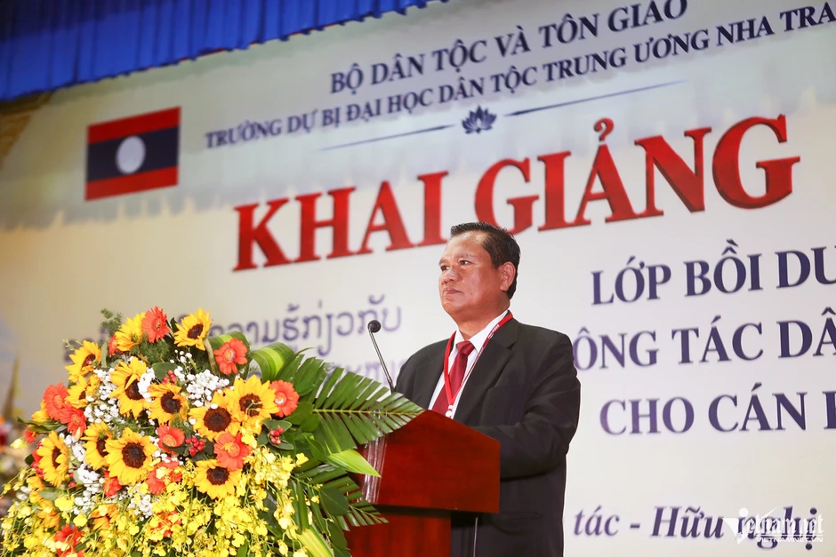 Việt Nam chia sẻ kinh nghiệm quản lý dân tộc, tôn giáo với cán bộ Lào Việt Nam chia sẻ kinh nghiệm quản lý dân tộc, tôn giáo với cán bộ Lào