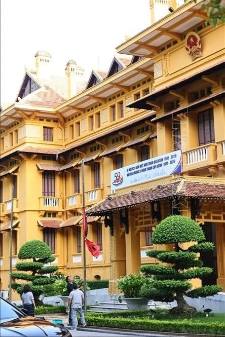 Việt Nam để Quốc tang đồng chí Chủ tịch Quốc hội Lào Xaysomphone Phomvihane