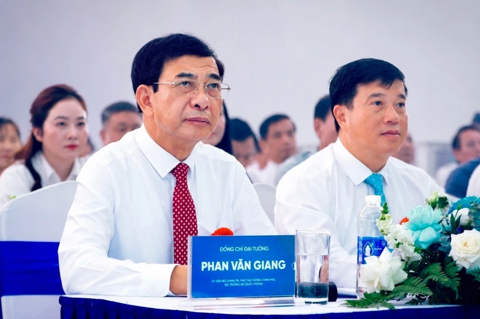 Việt Nam lần đầu sản xuất thành công nhôm thỏi, làm chủ công nghệ điện phân Việt Nam lần đầu sản xuất thành công nhôm thỏi, làm chủ công nghệ điện phân