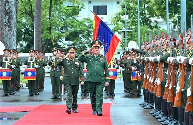 Việt Nam - Lào đẩy mạnh hợp tác toàn diện về quốc phòng
