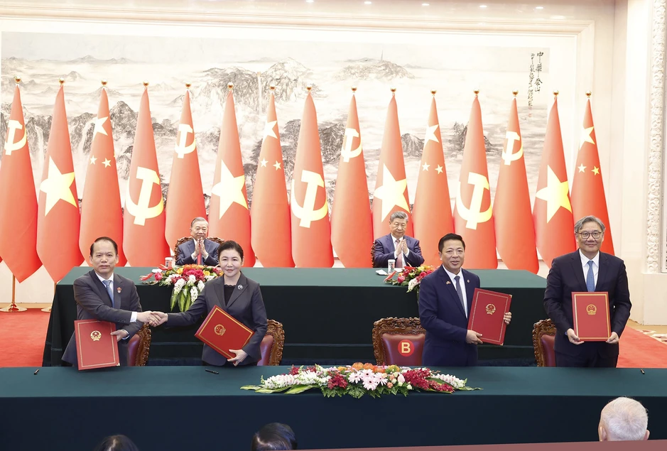 Việt Nam - Trung Quốc ký kết các văn kiện hợp tác tiêu biểu Việt Nam - Trung Quốc ký kết các văn kiện hợp tác tiêu biểu