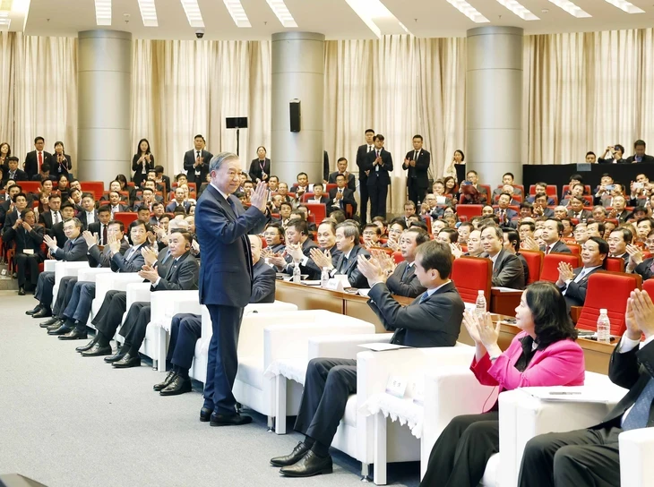 Việt Nam - Trung Quốc: Láng giềng hữu nghị, ổn định cho phát triển dài hạn Việt Nam - Trung Quốc: Láng giềng hữu nghị, ổn định cho phát triển dài hạn