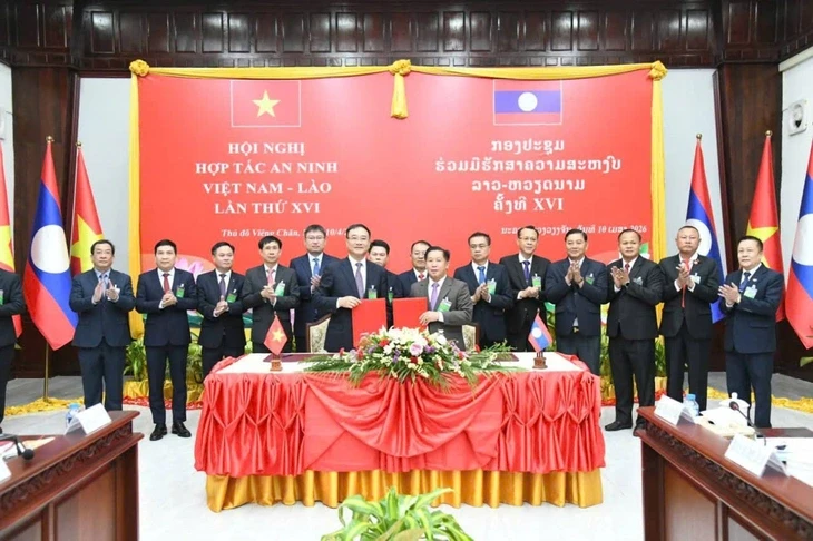 Việt Nam và Lào tăng cường hợp tác an ninh Việt Nam và Lào tăng cường hợp tác an ninh