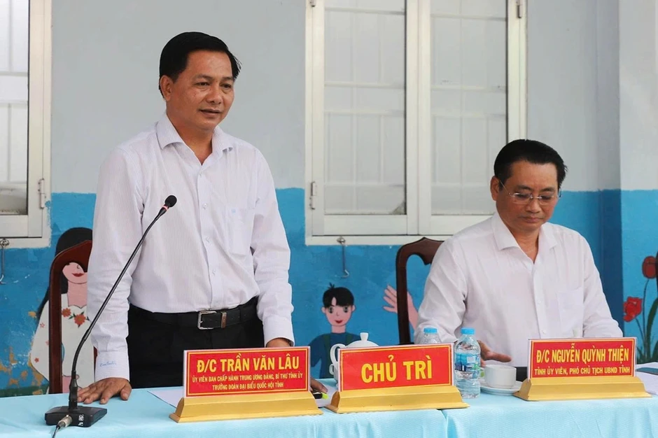 Vĩnh Long công khai đường dây nóng tiếp nhận phản ánh về mỏ cát sông Hậu Vĩnh Long công khai đường dây nóng tiếp nhận phản ánh về mỏ cát sông Hậu