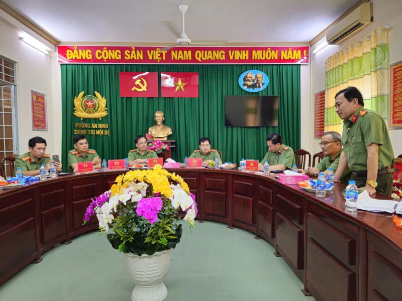 Vĩnh Long: Lực lượng Công an xã sẵn sàng cho “Ngày hội non sông”