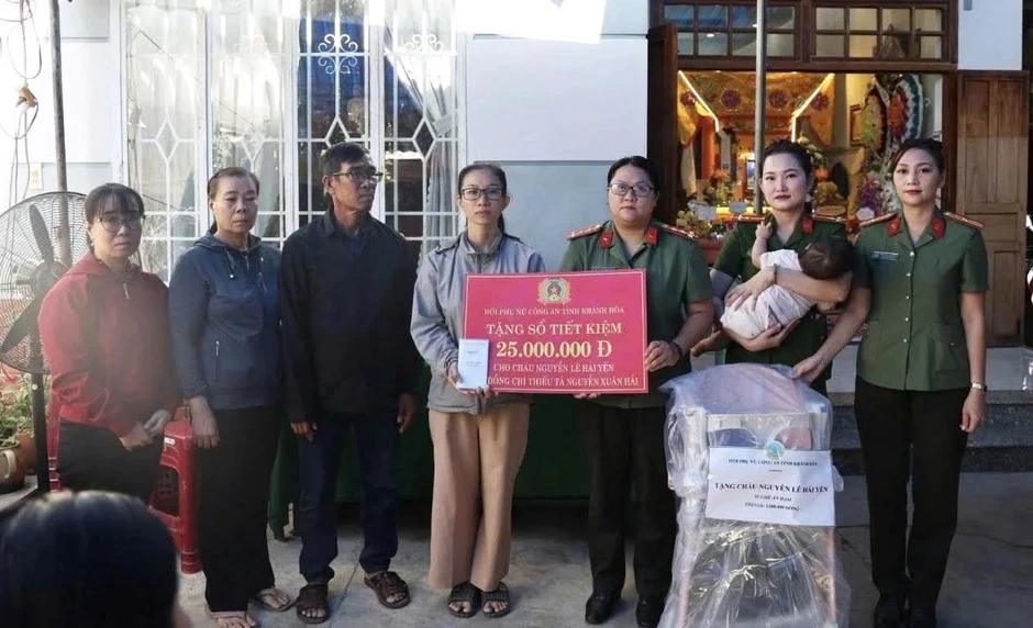 Vợ thiếu tá Nguyễn Xuân Hải nguyện tiếp nối màu áo công an của chồng Vợ thiếu tá Nguyễn Xuân Hải nguyện tiếp nối màu áo công an của chồng