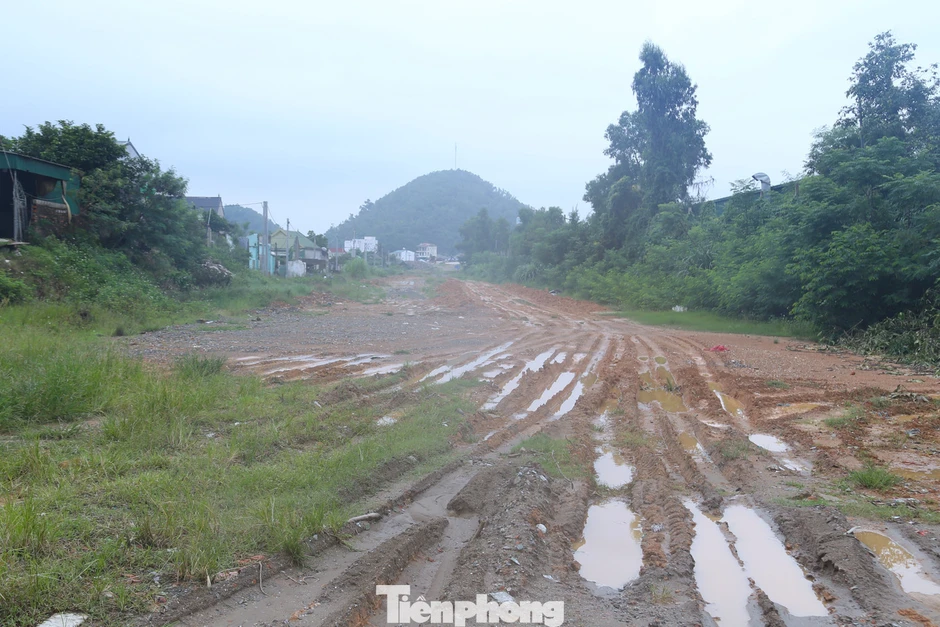 'Vỡ tiến độ' tuyến đường gần 1km, hơn 200 tỷ đồng