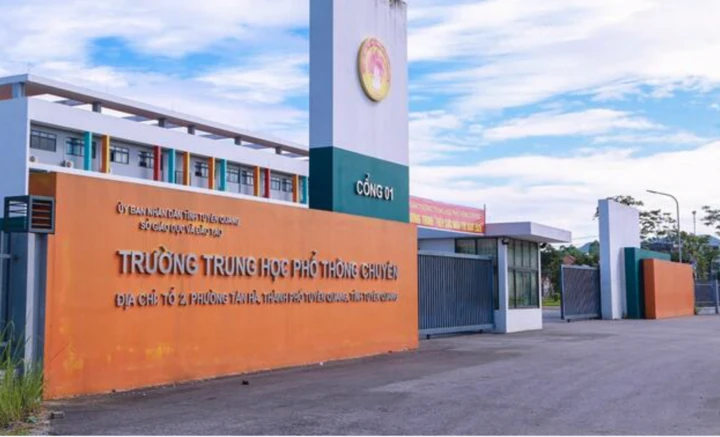 Vụ 146 điểm 10 môn Toán tại Trường THPT Chuyên Tuyên Quang gây chú ý Vụ 146 điểm 10 môn Toán tại Trường THPT Chuyên Tuyên Quang gây chú ý