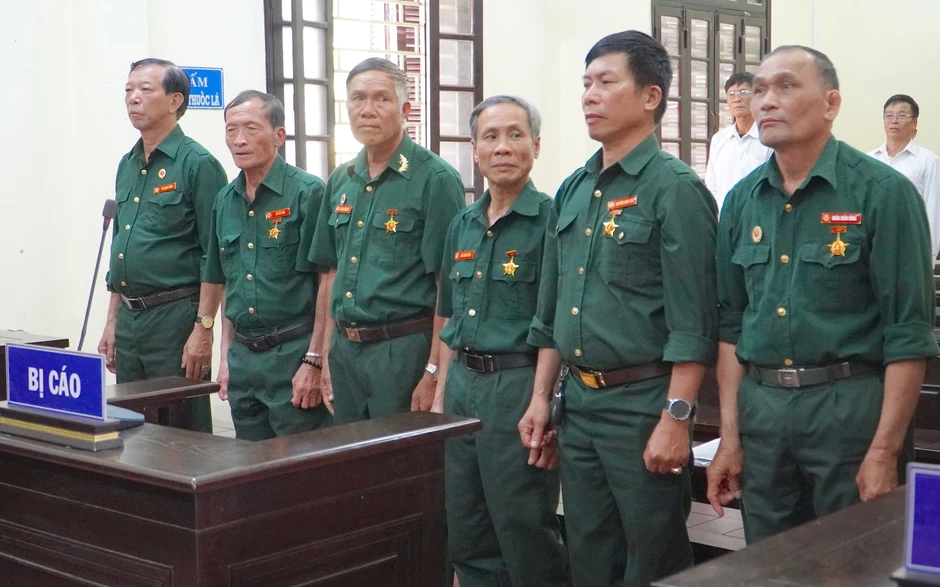 Vụ 6 cựu chiến binh kêu oan: Viện trưởng Viện KSND cấp cao tại TP.HCM nói gì? Vụ 6 cựu chiến binh kêu oan: Viện trưởng Viện KSND cấp cao tại TP.HCM nói gì?