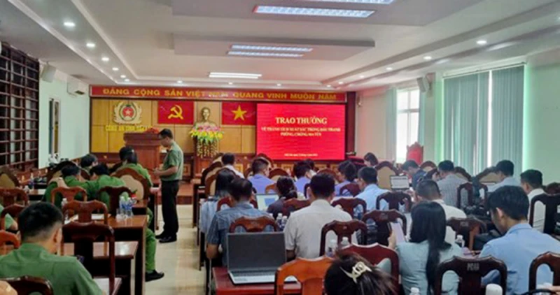 Vụ án CSGT quay đầu xe sau tai nạn và bài học “đọc chậm” hôm nay Vụ án CSGT quay đầu xe sau tai nạn và bài học “đọc chậm” hôm nay