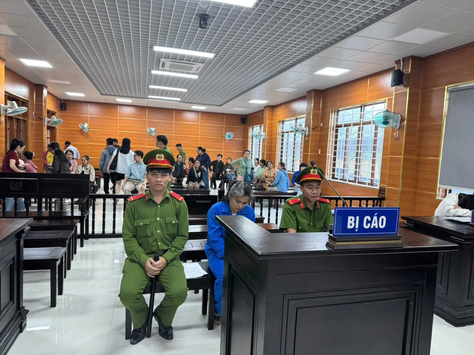 Vụ bảo mẫu bạo hành khiến bé trai 13 tháng tuổi tử vong: Nguyễn Thị Quyên lĩnh án 20 năm tù Vụ bảo mẫu bạo hành khiến bé trai 13 tháng tuổi tử vong: Nguyễn Thị Quyên lĩnh án 20 năm tù