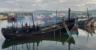 Vụ cháy ở cảng cá Tam Quan: 6 tàu bị thiêu rụi, thiệt hại hàng chục tỷ đồng