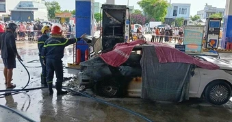 Vụ cháy ô tô khiến 2 người tử vong: Trên xe chứa hàng chục khối pin 24V, 9 bình ắc quy