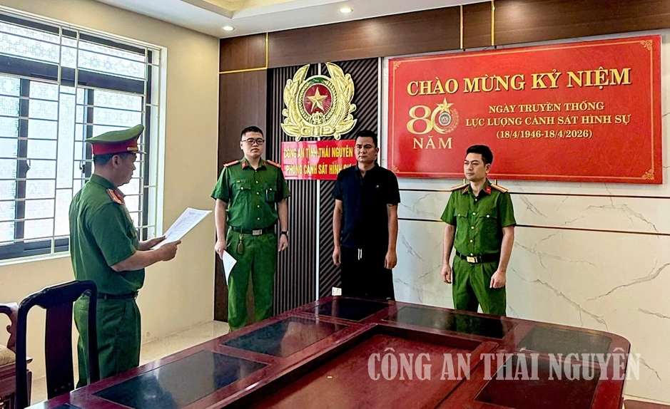 Vụ cháy ô tô ở cây xăng khiến 2 thiếu niên tử vong: Công an phát hiện trên xe chở gì? Vụ cháy ô tô ở cây xăng khiến 2 thiếu niên tử vong: Công an phát hiện trên xe chở gì?