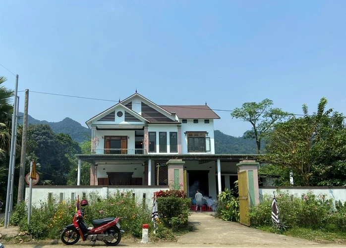 Vụ con rể bắn mẹ vợ, tài xế taxi tử vong: Bố vợ thoát chết dù trúng đạn vào đầu Vụ con rể bắn mẹ vợ, tài xế taxi tử vong: Bố vợ thoát chết dù trúng đạn vào đầu