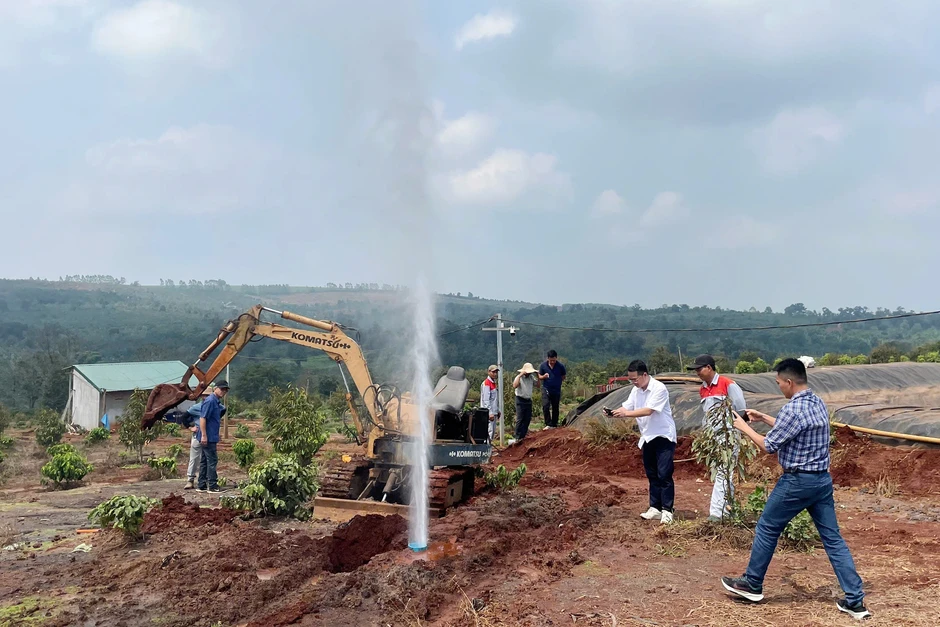 Vụ giếng phun cột khí và nước như vòi rồng: Lên phương án tận thu khí CO2 Vụ giếng phun cột khí và nước như vòi rồng: Lên phương án tận thu khí CO2