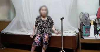 Vụ khiêng cụ 87 tuổi đi làm thủ tục: Phường nói do gia đình sốt ruột