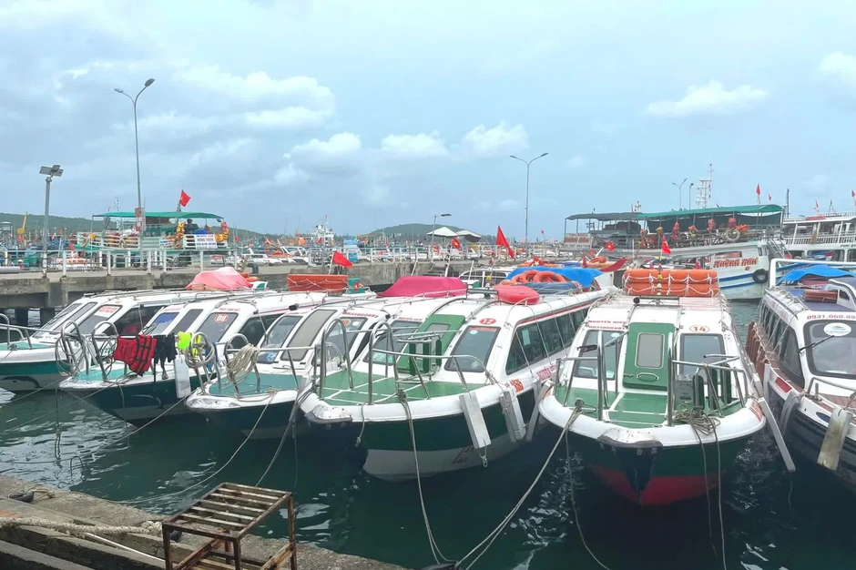 Vụ lật ca nô ở Phú Quốc: Nguyên nhân và yếu tố thiết kế an toàn Vụ lật ca nô ở Phú Quốc: Nguyên nhân và yếu tố thiết kế an toàn