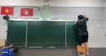 Vụ lớp 12 thiếu bảng, giáo viên phải viết lên tường: Lắp bảng mới trong đêm