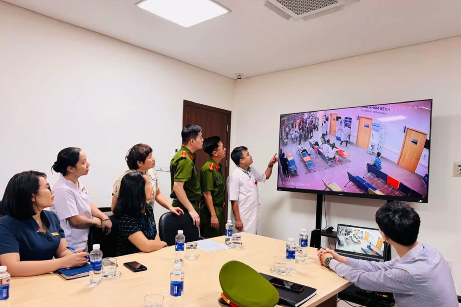 Vụ người thân kéo đến bệnh viện: Bắt khẩn cấp bố của cô gái mang thai giả Vụ người thân kéo đến bệnh viện: Bắt khẩn cấp bố của cô gái mang thai giả