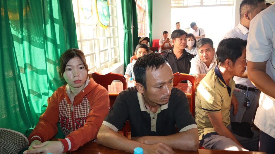Vụ nhà dân chênh vênh bên mép vực sâu: Chủ đầu tư nhận trách nhiệm, xin lỗi dân Vụ nhà dân chênh vênh bên mép vực sâu: Chủ đầu tư nhận trách nhiệm, xin lỗi dân