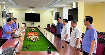 Vụ nữ sinh tử vong ở Vĩnh Long: Khởi tố thêm cựu Trưởng công an, Viện trưởng VKS
