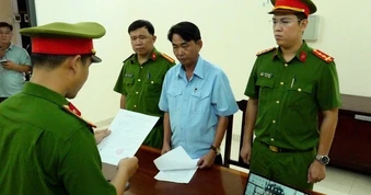 Vụ "cạo sạch quả đồi" ở Khánh Hòa: Khởi tố, bắt tạm giam người khai thác đất