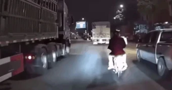 Vụ tài xế cố tình chèn ép xe máy: Người đàn ông khốn khổ vì bị hiểu lầm