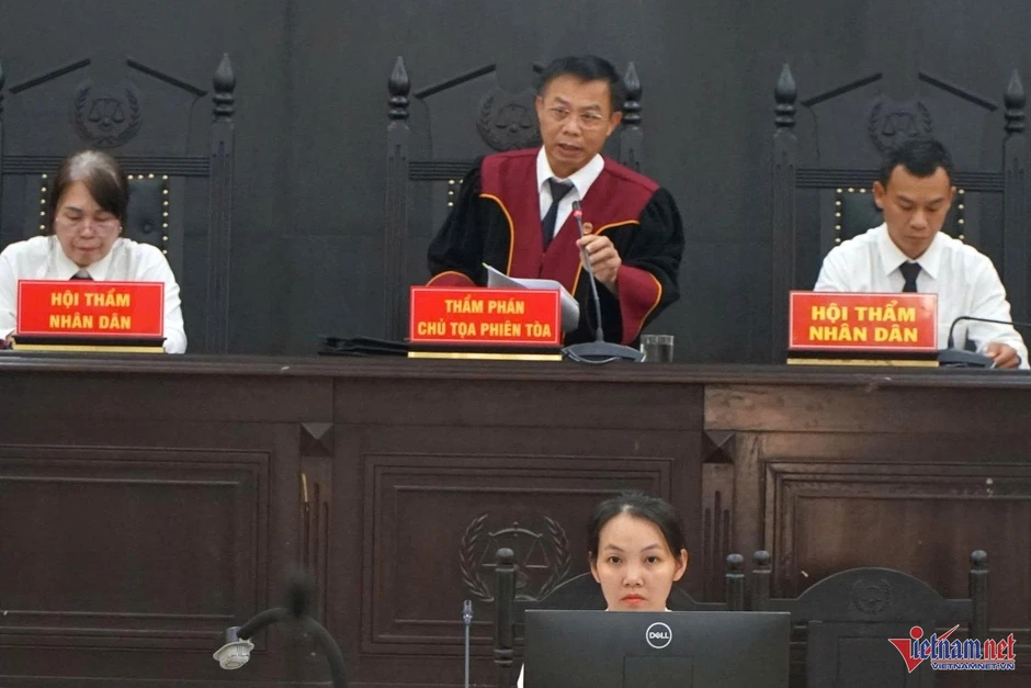 Vụ tán sỏi ở BVĐK vùng Tây Nguyên: Nguyên giám đốc và 2 thuộc cấp lĩnh án Vụ tán sỏi ở BVĐK vùng Tây Nguyên: Nguyên giám đốc và 2 thuộc cấp lĩnh án