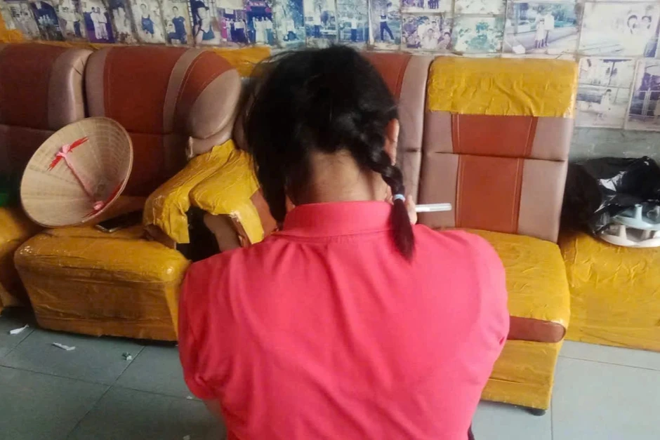 Vụ thiếu nữ câm điếc bị người đàn ông sàm sỡ: Phạt tiền, xin lỗi công khai Vụ thiếu nữ câm điếc bị người đàn ông sàm sỡ: Phạt tiền, xin lỗi công khai