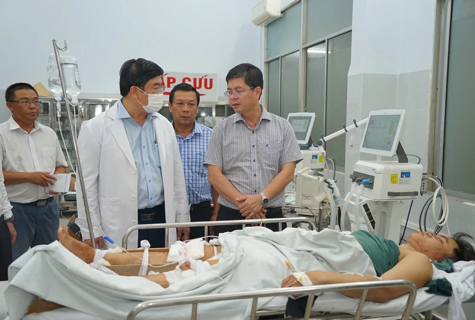 Vụ xe khách lao xuống vực: 'Nghe tài xế hô lớn mất phanh, không ai kịp trở tay' Vụ xe khách lao xuống vực: 'Nghe tài xế hô lớn mất phanh, không ai kịp trở tay'