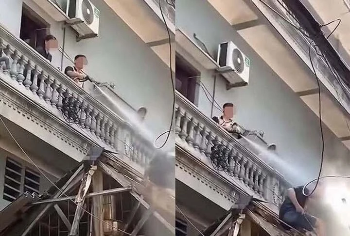 Vụ xịt nước vào thợ xây nhà hàng xóm: Cưỡng chế phá dỡ ban công vi phạm Vụ xịt nước vào thợ xây nhà hàng xóm: Cưỡng chế phá dỡ ban công vi phạm