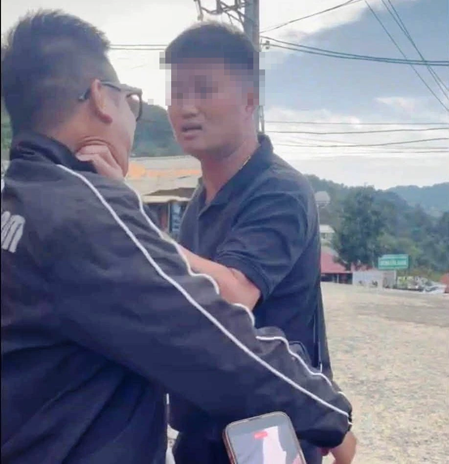 Vụ xô xát ở Tà Xùa: Nam TikToker bị công an mời làm việc Vụ xô xát ở Tà Xùa: Nam TikToker bị công an mời làm việc