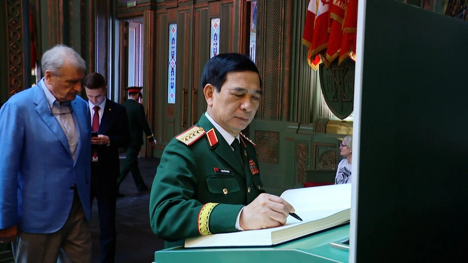 Vun đắp quan hệ hữu nghị truyền thống Việt Nam - Liên bang Nga Vun đắp quan hệ hữu nghị truyền thống Việt Nam - Liên bang Nga